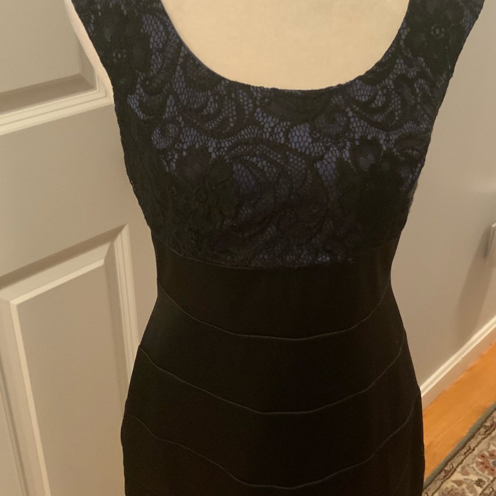 NWOT Ladies dress with blue lace top and black bottom. Size 10P - Picture 2 of 9